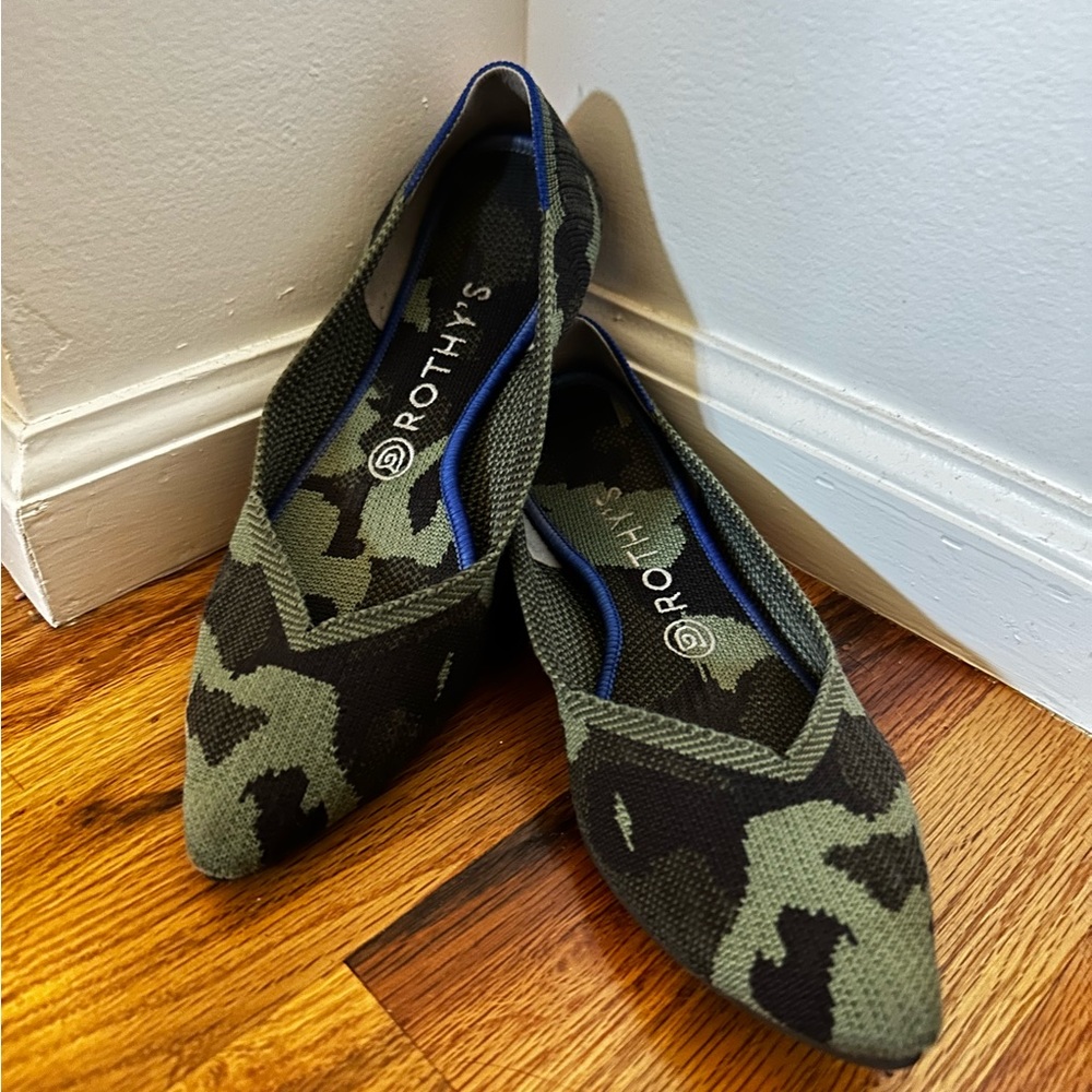 Rothy’s The Point Camo (original) Flat , size Women’s 8